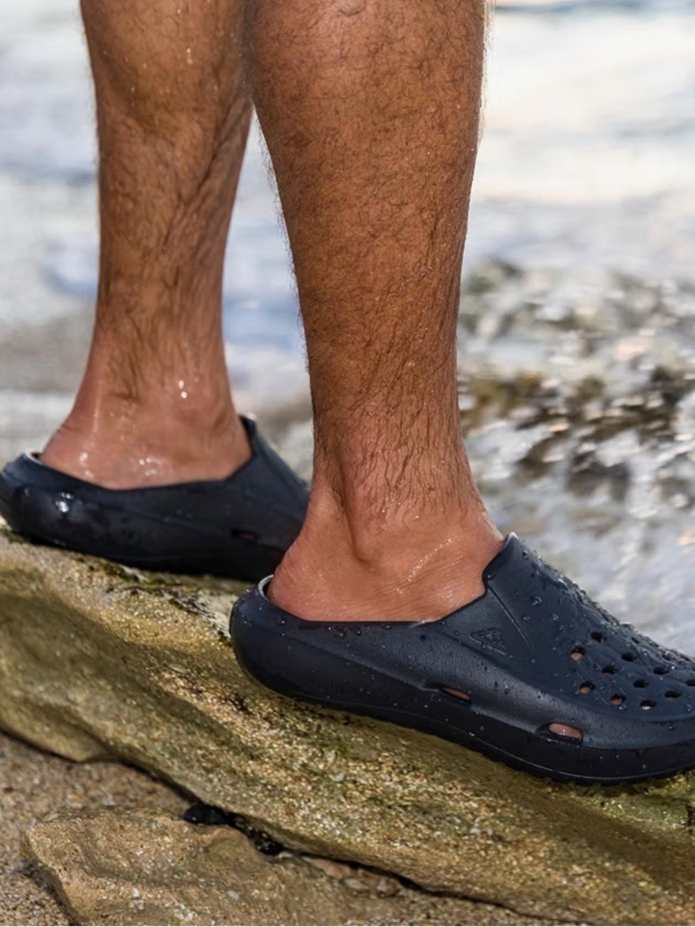 New Reef Men's size 10 Black Slip-On Foam Glider Water Friendly Sandals